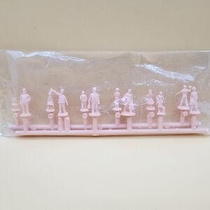 Bachmann HO Scale Train Accessories Lot 12 Unpainted People